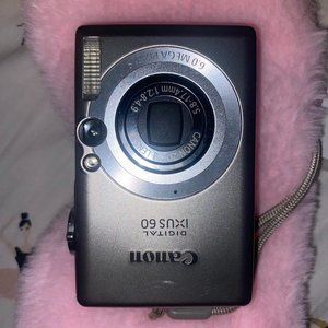 Canon Ixus 60 perfect for Y2K-esque